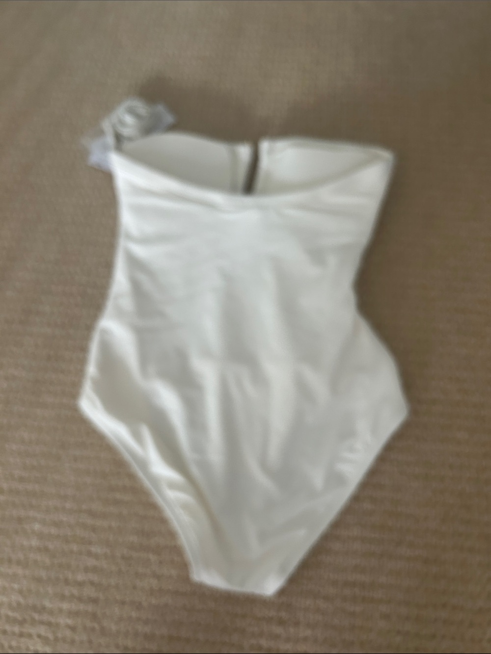 Women’s DKNY chic white removable straps swimsuit NWT Sz XS - Picture 5 of 7
